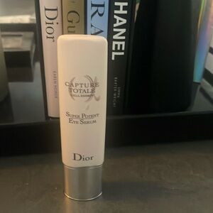 DIOR: capture total super potent eye serum